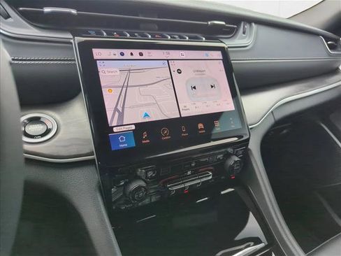 Used 2025 Jeep Grand Cherokee Limited 4xe image 14