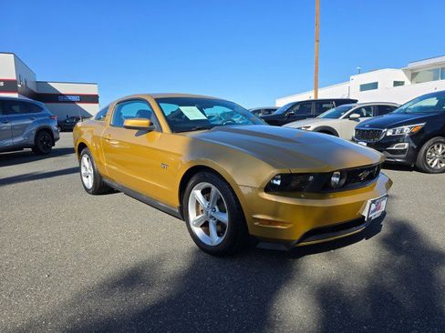 Used 2010 Ford Mustang GT image 1