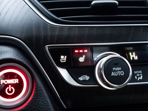 Used 2021 Honda Accord Touring image 32