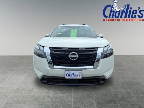 Used 2023 Nissan Pathfinder SV w/ SV Black Package AWD/4WD image 2