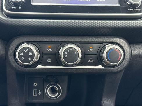 Used 2021 Nissan Kicks S image 26