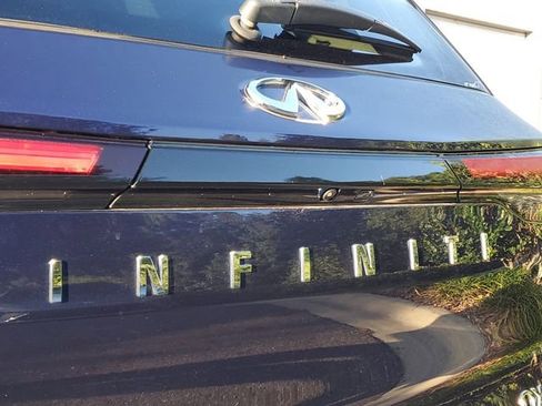 Used 2023 INFINITI QX60 Sensory w/ Cargo Package FWD image 6