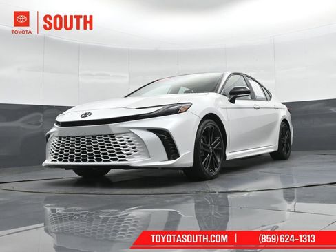 Used 2025 Toyota Camry XSE image 42