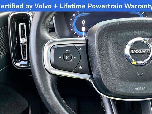 Used 2025 Volvo XC40 B5 Plus image 26