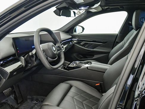 Used 2025 BMW 530i image 18