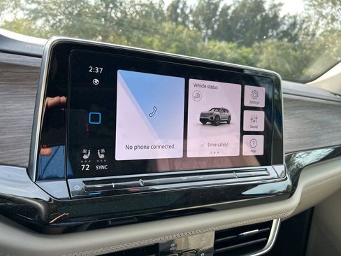 Certified 2025 Volkswagen Atlas SEL Premium R-Line image 35