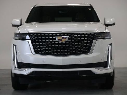 Used 2022 Cadillac Escalade ESV Premium Luxury image 2