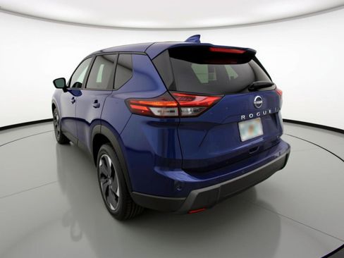 Used 2025 Nissan Rogue SV image 6