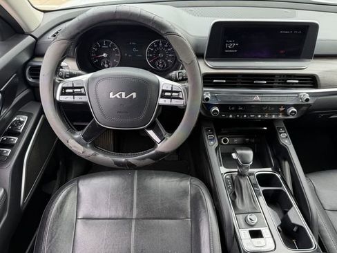 Used 2022 Kia Telluride EX image 11