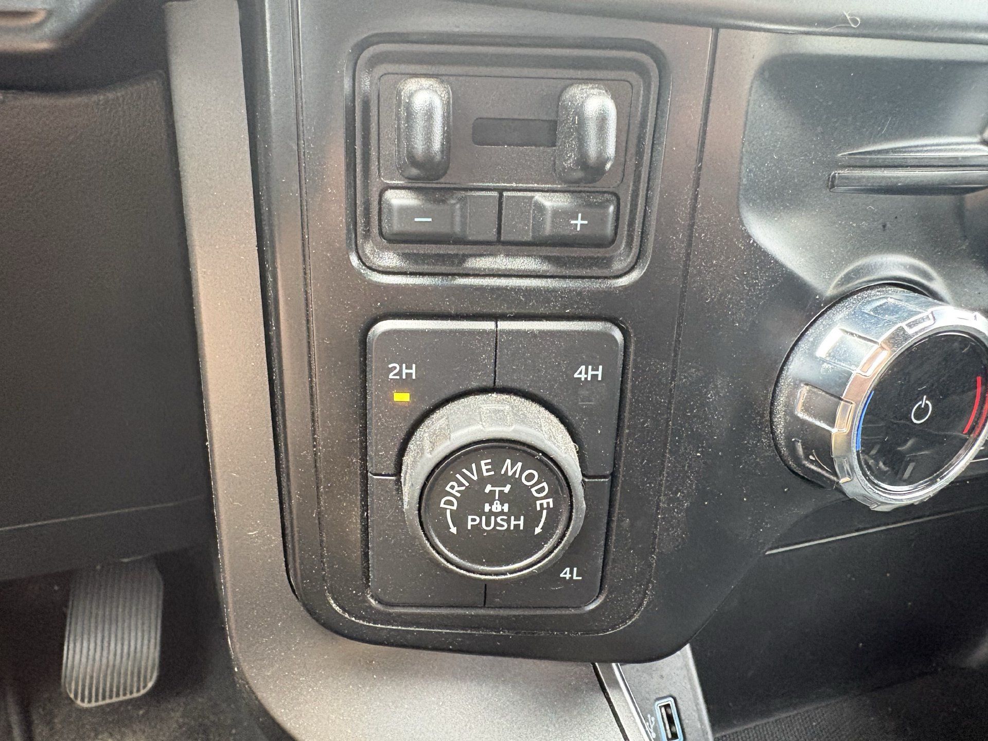 Used 2024 Ford F150 XLT w/ Equipment Group 302A MID AWD/4WD image 8