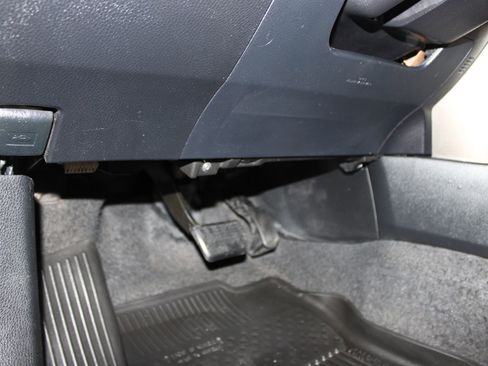 Used 2013 Toyota RAV4 Limited image 10