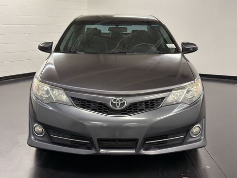 Used 2014 Toyota Camry SE FWD image 6