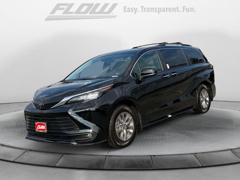 Certified 2026 Toyota Sienna XLE AWD/4WD image 4