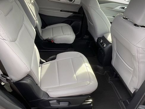 New 2026 Ford Explorer Active w/ Active Comfort Package AWD/4WD image 13