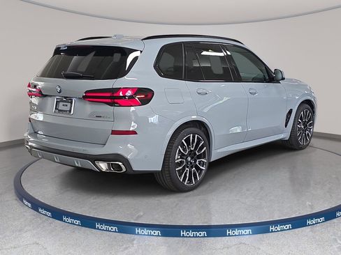 New 2026 BMW X5 xDrive50e w/ M Sport Package AWD/4WD image 4