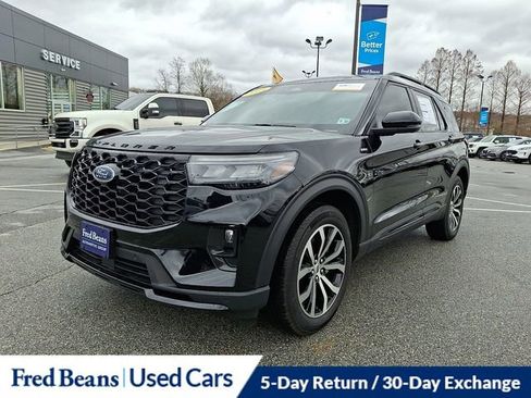Used 2025 Ford Explorer ST-Line image 4