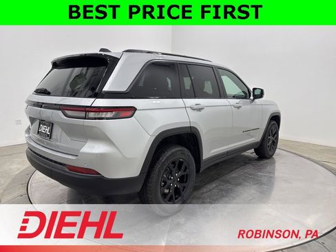 New 2026 Jeep Grand Cherokee Laredo image 7