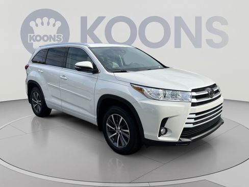 Used 2018 Toyota Highlander XLE AWD/4WD image 10