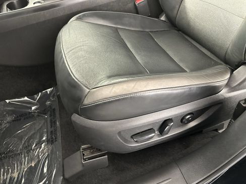 Used 2023 INFINITI QX50 Luxe w/ Accent Package FWD image 12