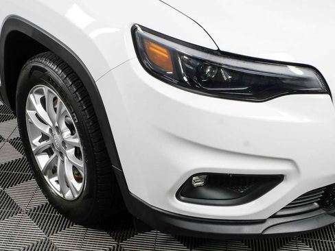 Used 2019 Jeep Cherokee Latitude w/ Popular Appearance Group FWD image 34