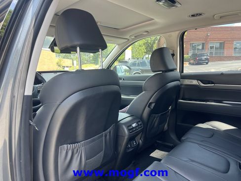 Used 2023 Hyundai Palisade SEL FWD image 23