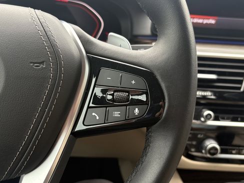 Used 2023 BMW 530i w/ Premium Package image 21