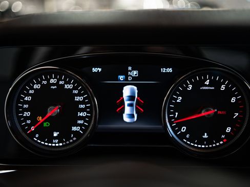 Used 2017 Mercedes-Benz E 300 image 25