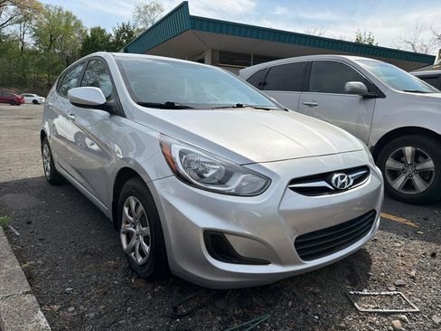 Used 2012 Hyundai Accent GS FWD image 3
