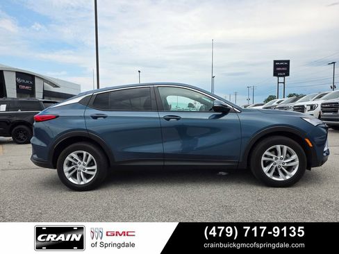Used 2024 Buick Envista Preferred w/ Advanced Safety Package FWD image 9