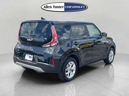 Used 2024 Kia Soul LX w/ LX Technology Package FWD image 4