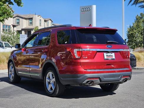 Used 2018 Ford Explorer XLT w/ Equipment Group 201A FWD image 9