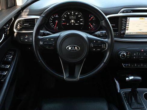Used 2017 Kia Sorento SX FWD image 9