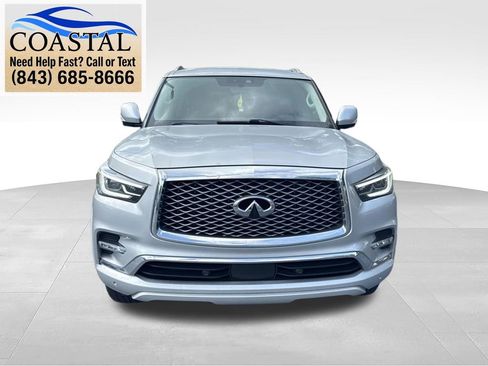 Used 2022 INFINITI QX80 Luxe w/ All-Season Package AWD/4WD image 2