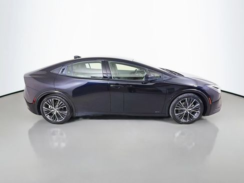 Used 2023 Toyota Prius XLE AWD/4WD image 5