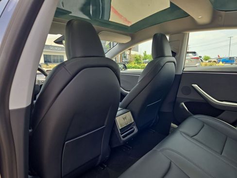 Used 2025 Tesla Model 3 Long Range RWD image 16