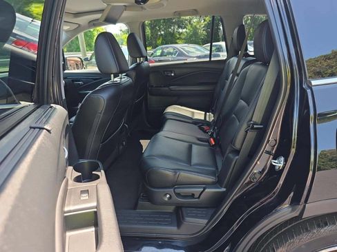 Used 2020 Honda Pilot Touring image 11