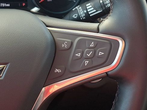 Used 2023 Chevrolet Equinox Premier FWD image 23