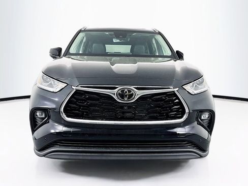 New 2026 Toyota Highlander Limited image 2