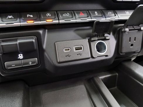 Used 2019 Chevrolet Silverado 1500 LTZ w/ LTZ Premium Package image 27