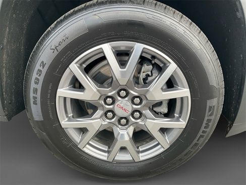 Used 2022 GMC Acadia SLT w/ Technology Package image 15