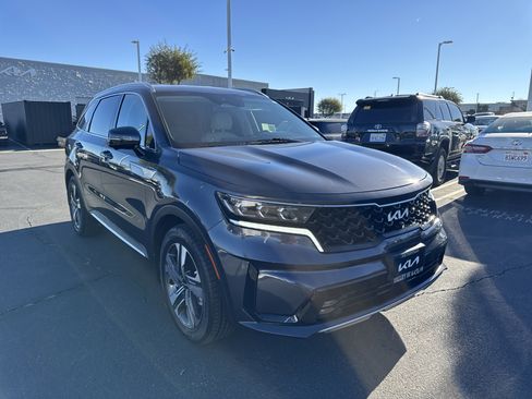 Certified 2023 Kia Sorento SX Prestige image 2