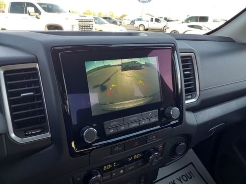 Used 2024 Nissan Frontier SV w/ SV Convenience Package image 17