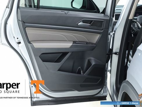 Used 2023 Volkswagen Atlas SE w/ Panoramic Sunroof Package image 17