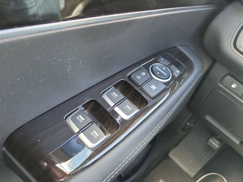 Certified 2020 Kia Sorento LX w/ LX I4 Convenience Package image 17