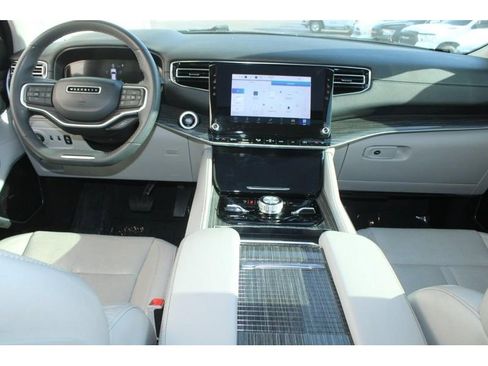 Used 2022 Jeep Wagoneer Series III w/ Premium Group I image 14