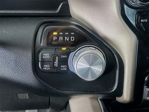 Used 2019 RAM 1500 Laramie image 17