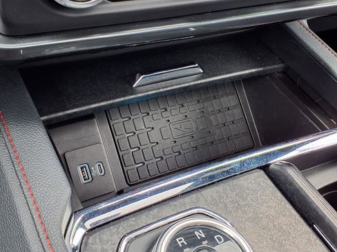 Used 2023 Ford Expedition Limited image 16