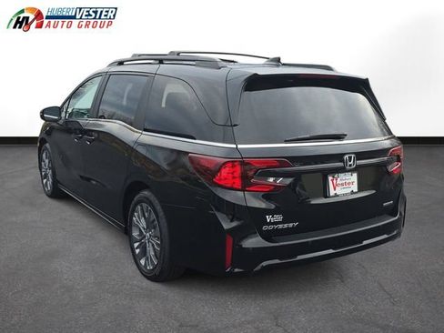 New 2026 Honda Odyssey Touring image 8