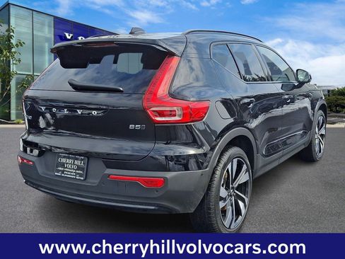 Certified 2025 Volvo XC40 B5 Ultra w/ Protection Package Premier image 7