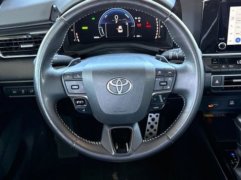 Used 2025 Toyota Camry SE FWD image 22